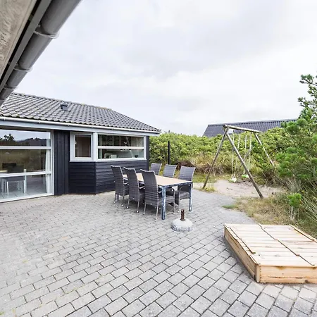 Holiday home Holiday Henne Lxx *
